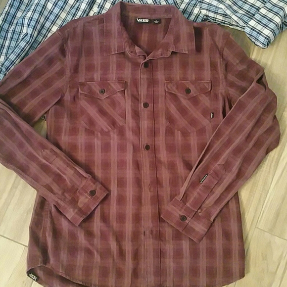 3 Long sleeve buttoned shirt bundle deal - Picture 3 of 4